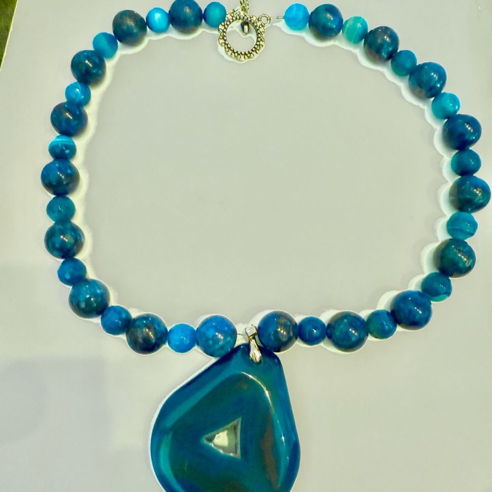 Elegant Blue Beaded Necklace